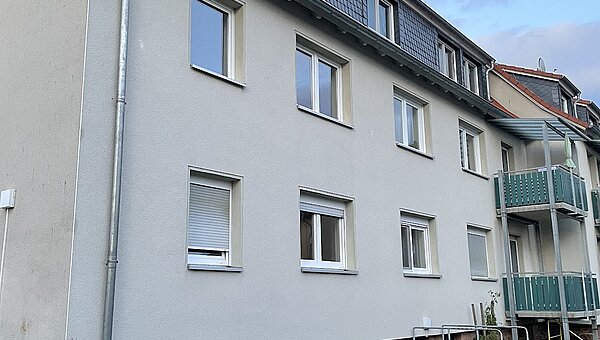 Bild der Mietwohnung *WBS §88D erforderlich* - Schöne Maisonette-Wohnung mit Balkon & Blick ins Grüne!